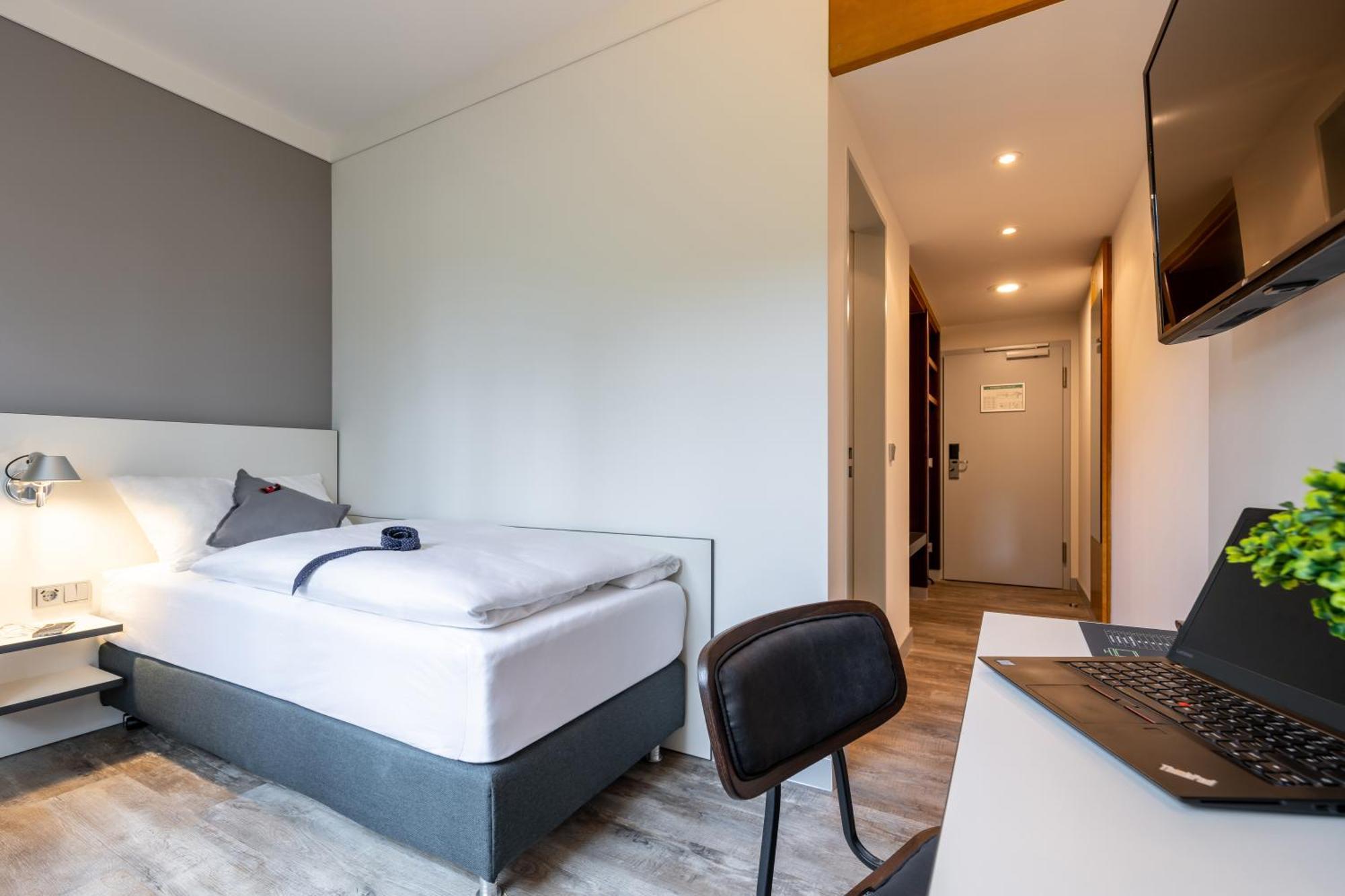 Hotel Leipheim Sued Exterior photo