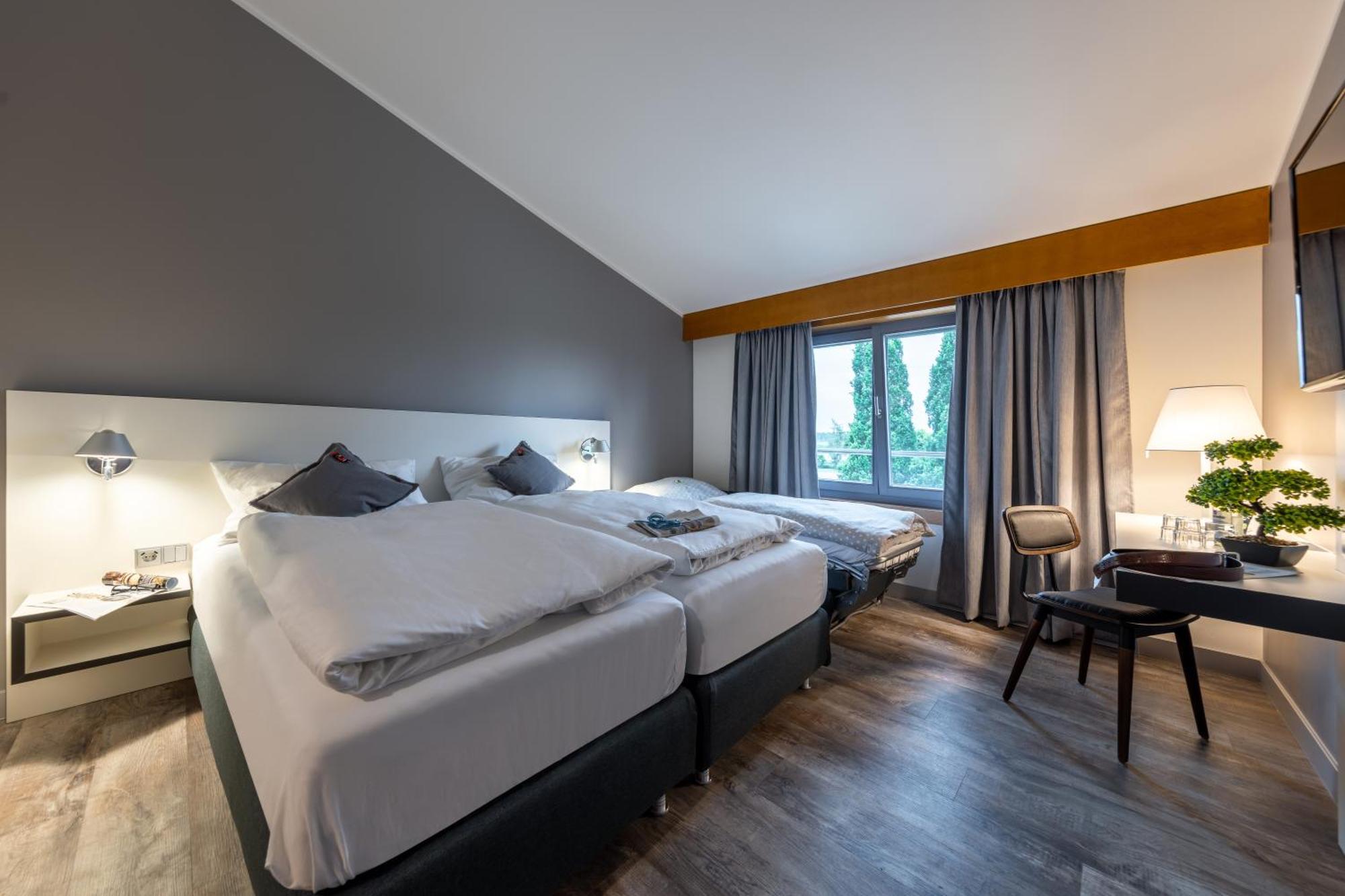 Hotel Leipheim Sued Exterior photo