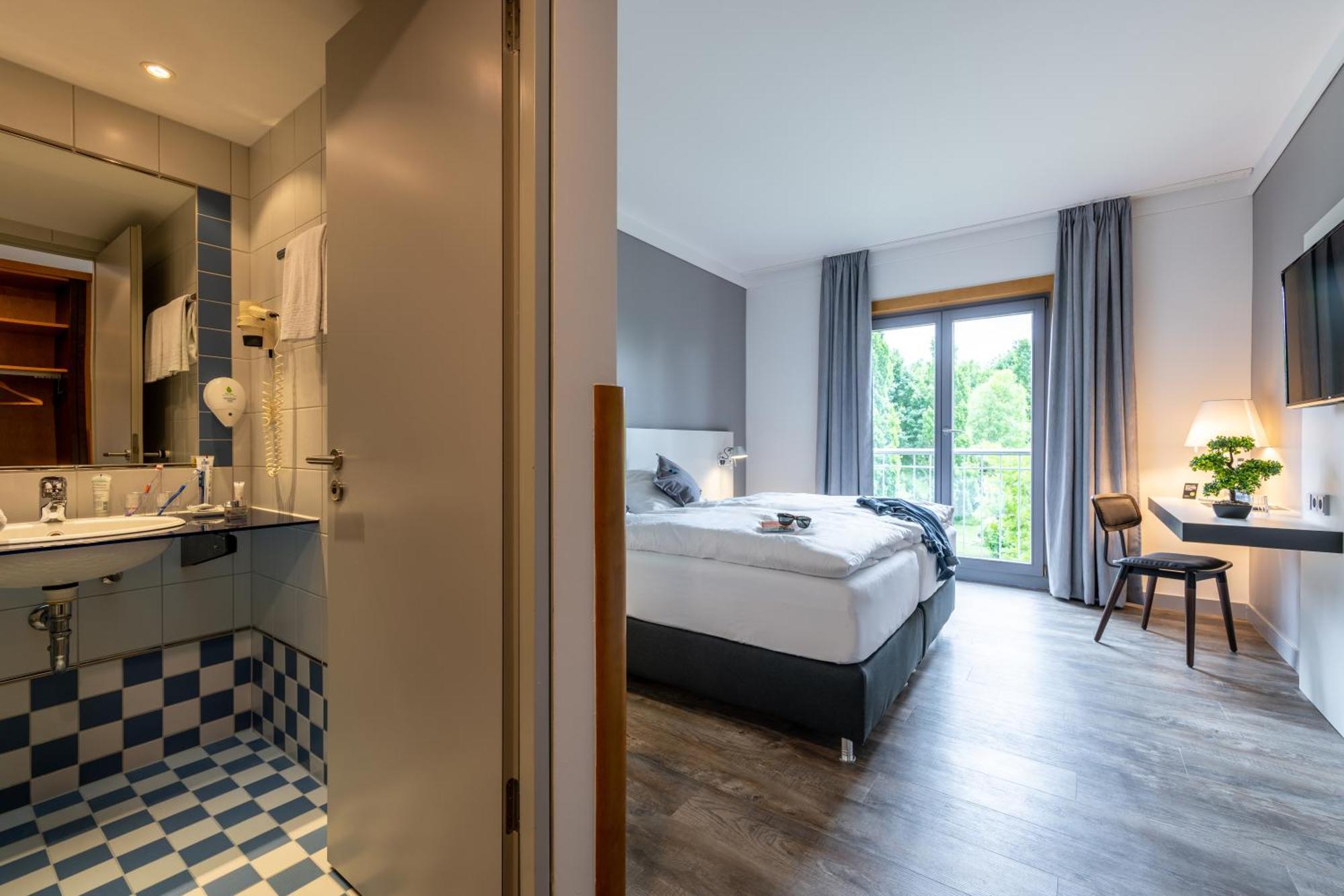 Hotel Leipheim Sued Exterior photo